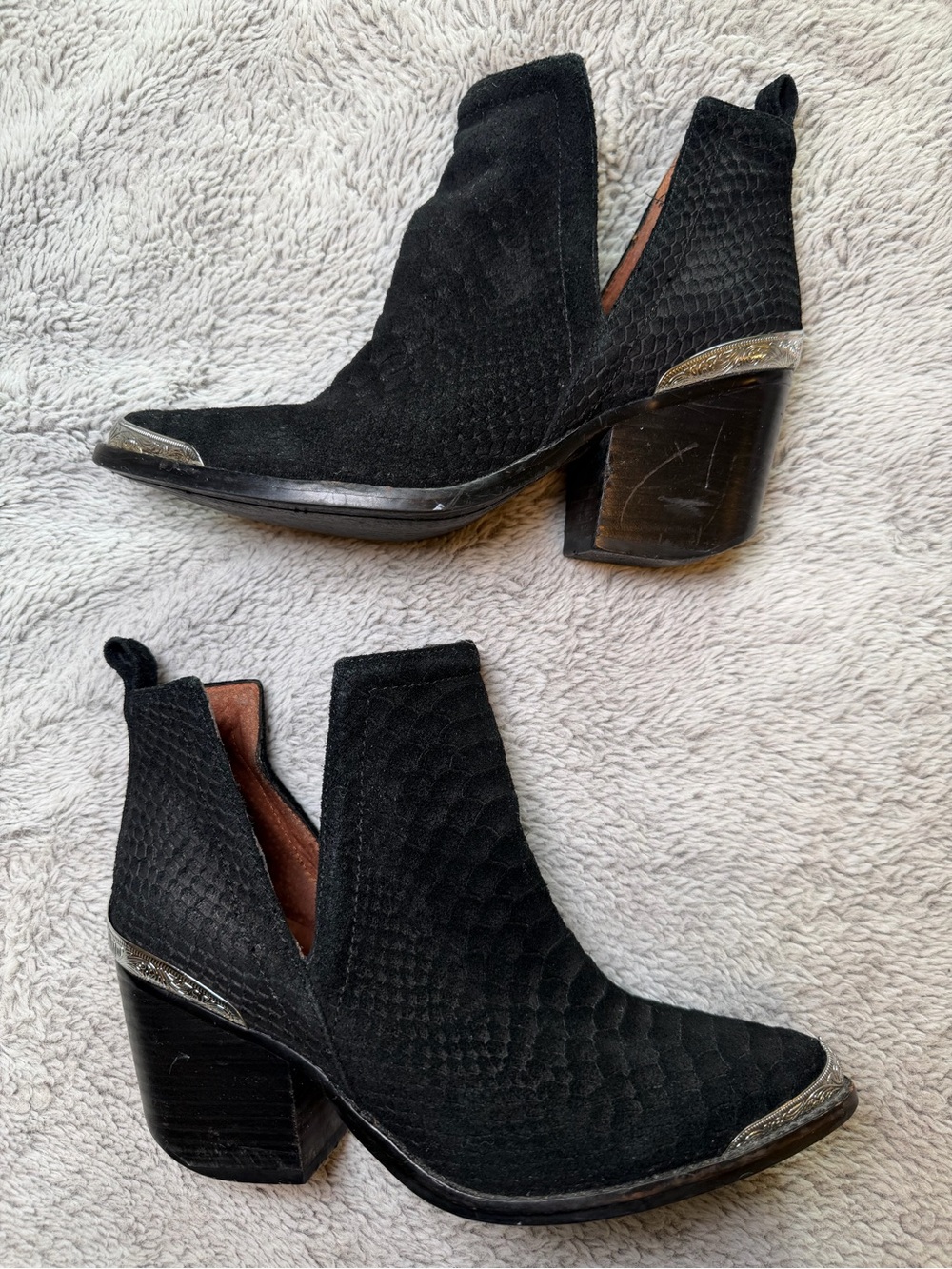 Jeffrey Campbell Cromwell
Cutout Western Boot Black SZ 5.5 - Picture 4 of 11